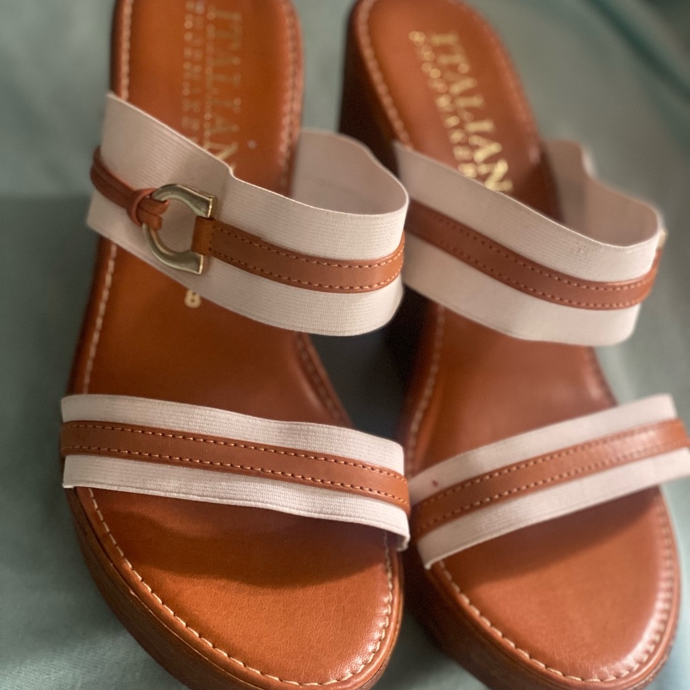 Shoes ! 🧡🤎🤍 - Picture 3 of 6
